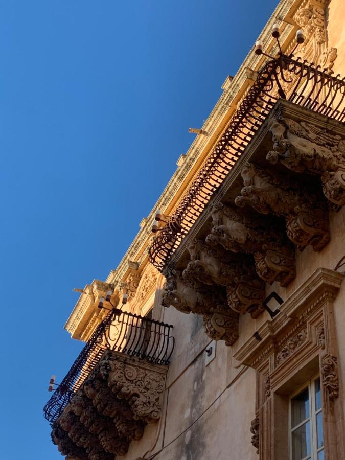 Esperia Luxury Suite & Apartment Noto Exterior photo
